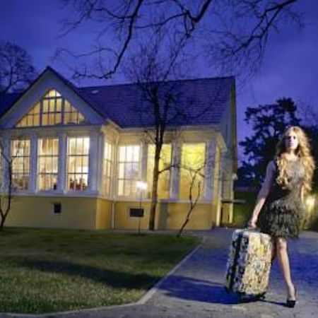 Boutique Hotel Villa P 乌日霍罗德 外观 照片