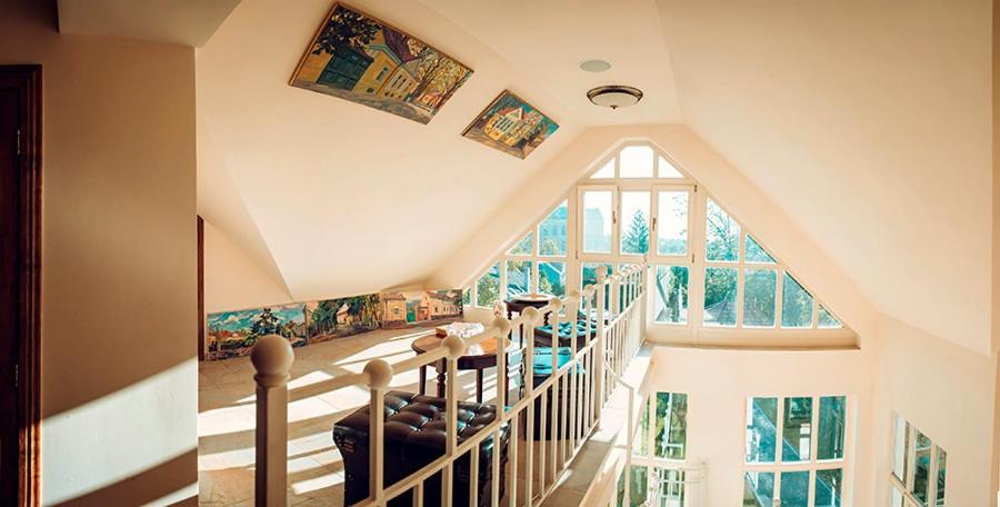 Boutique Hotel Villa P 乌日霍罗德 外观 照片