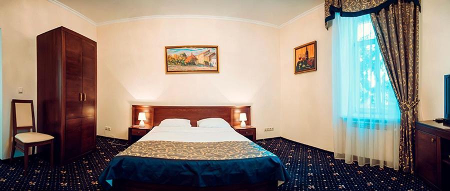 Boutique Hotel Villa P 乌日霍罗德 外观 照片