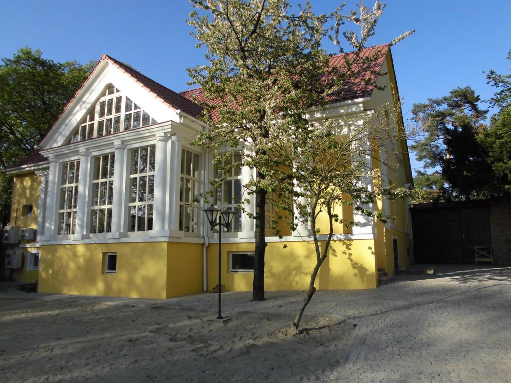 Boutique Hotel Villa P 乌日霍罗德 外观 照片